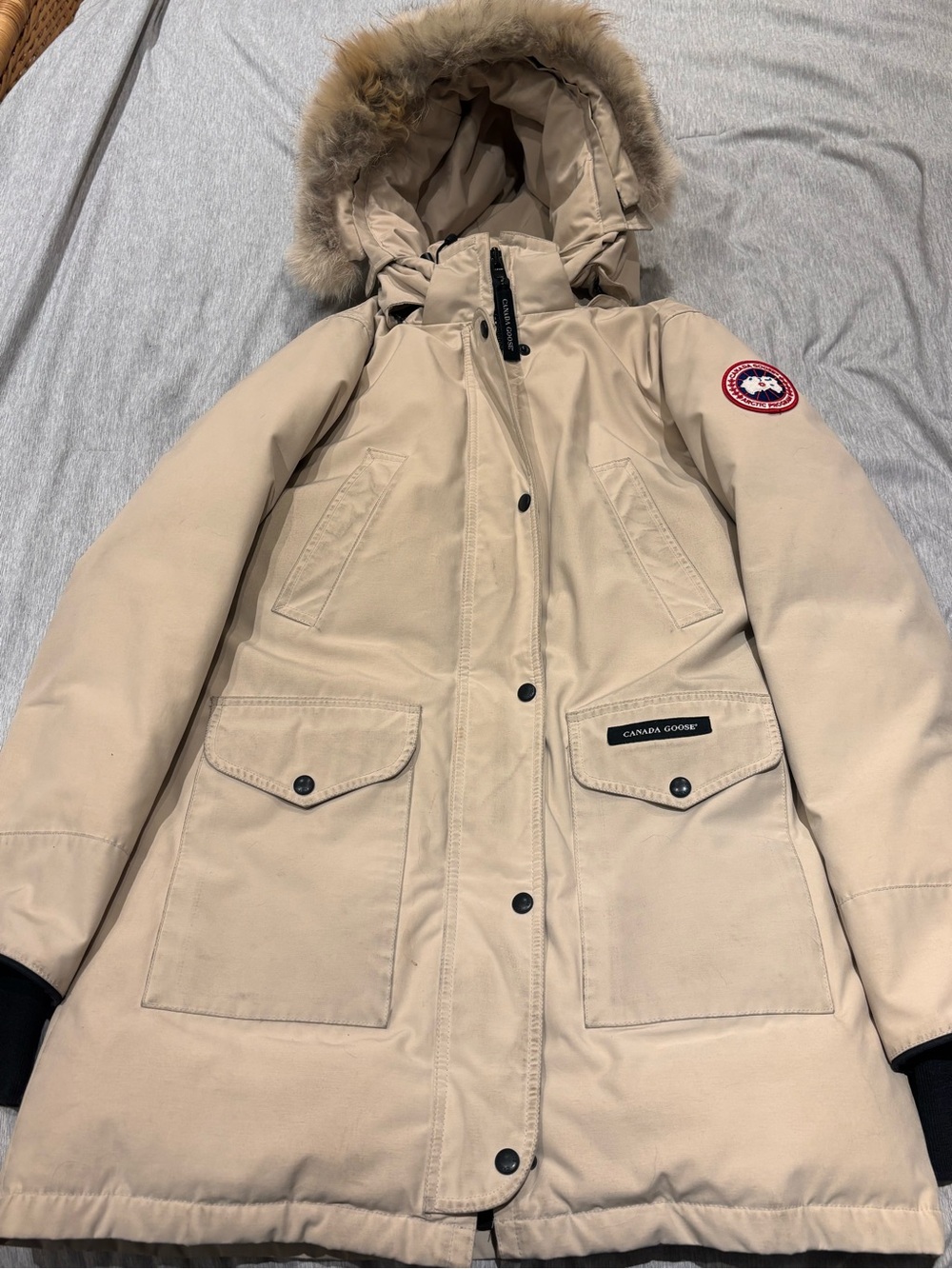 Women's Trillium Parka - Sand - Size Medium (earlier 2000s model)
